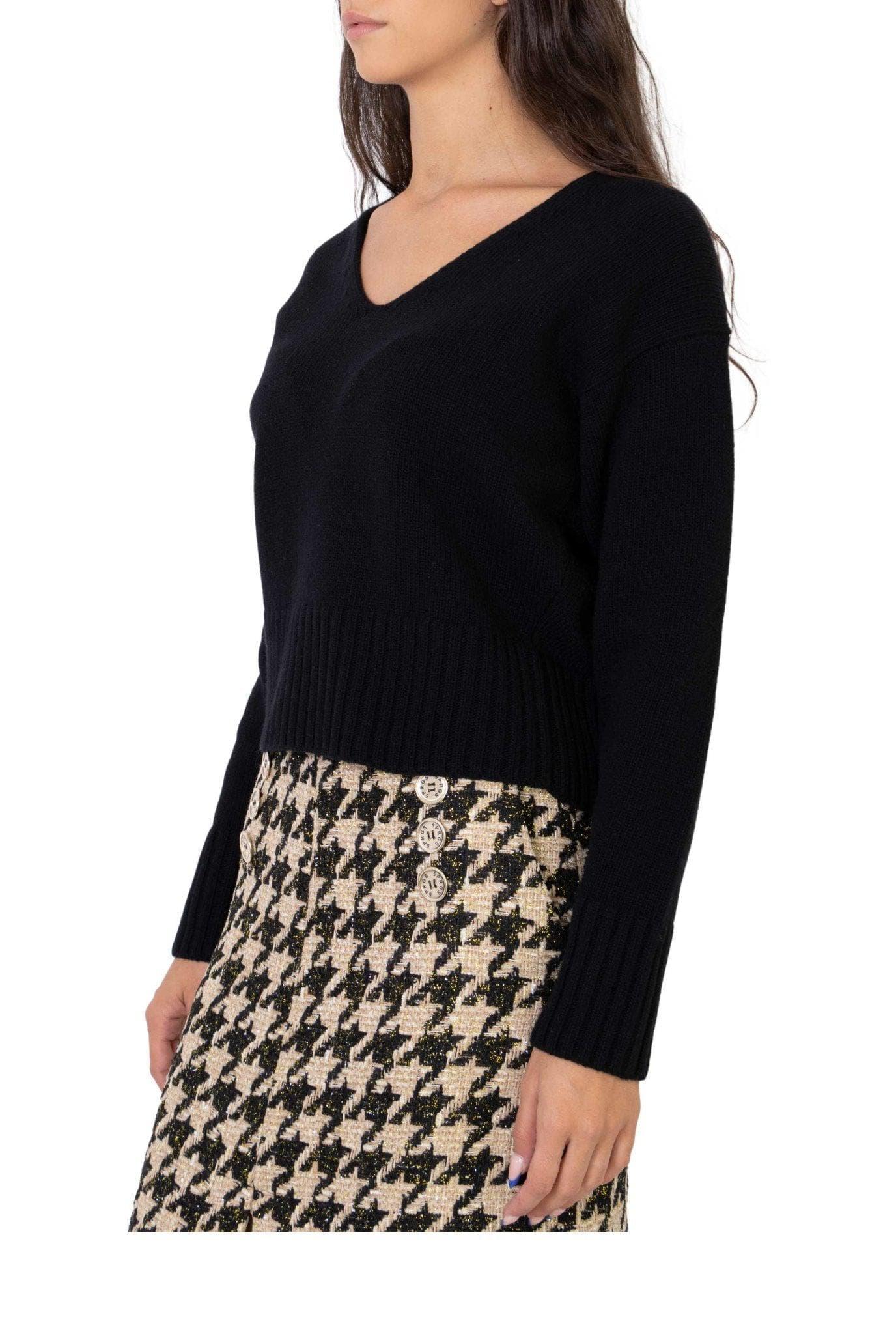 Maglione in lana nero scollo a V J3611076 N JUCCA