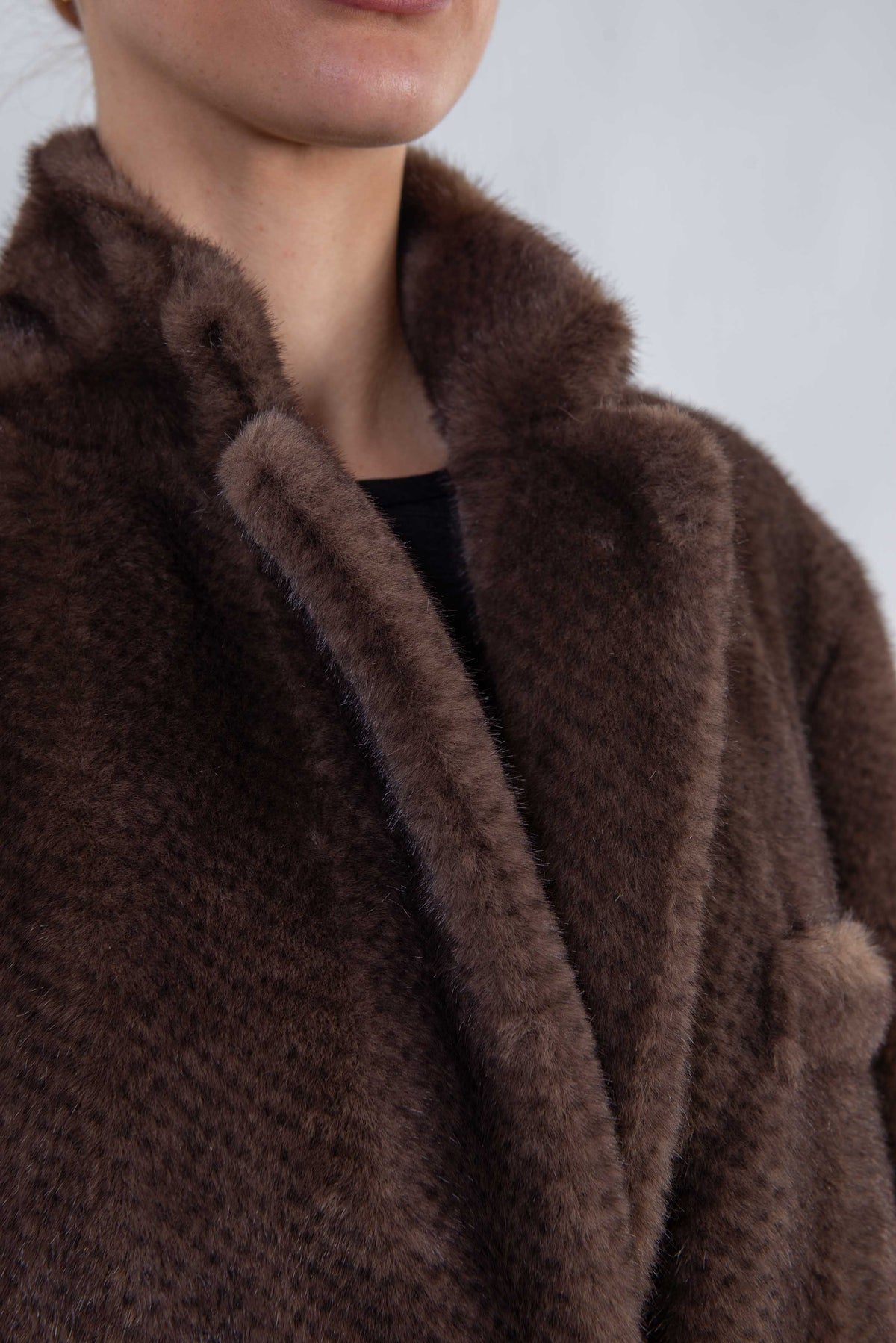 Cappotto in pelliccia ecologica testa di moro 9201 BROWN SWORD 
