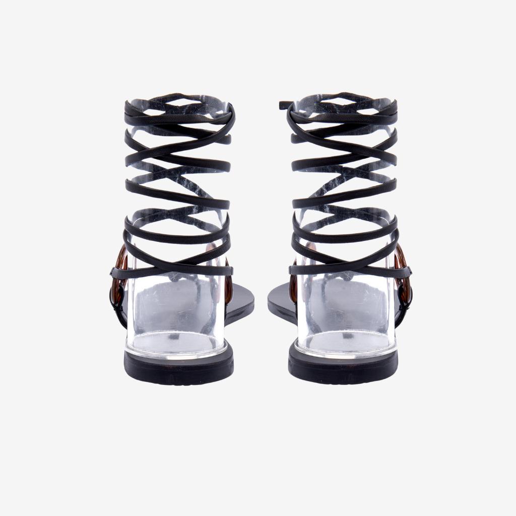 Sandalo flat in pelle nero. L85 YO N MANEBI 