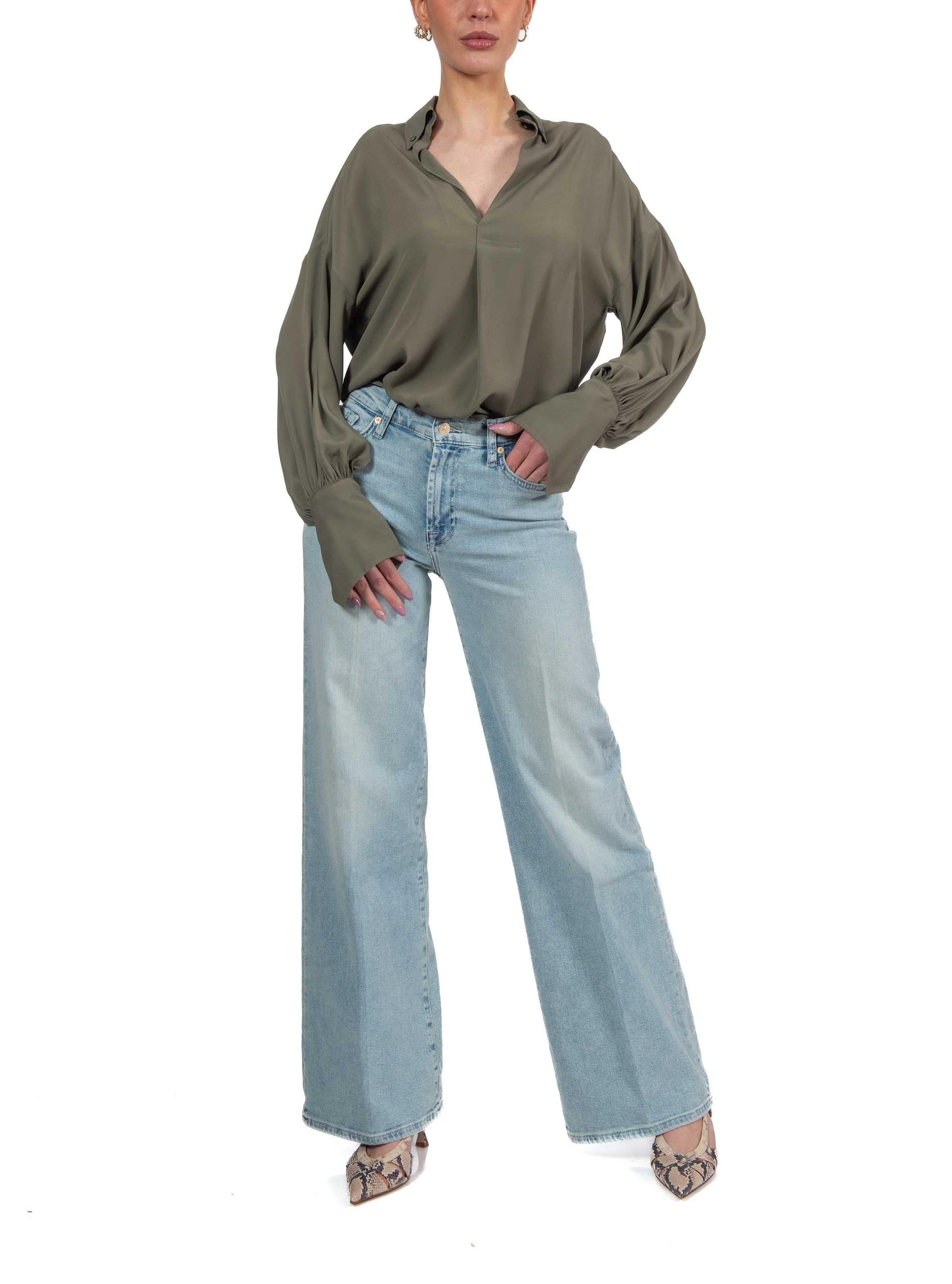 Blusa verde militare scollo a V.<BR/> 4032 4057 MILITARE ALICE MILLER 