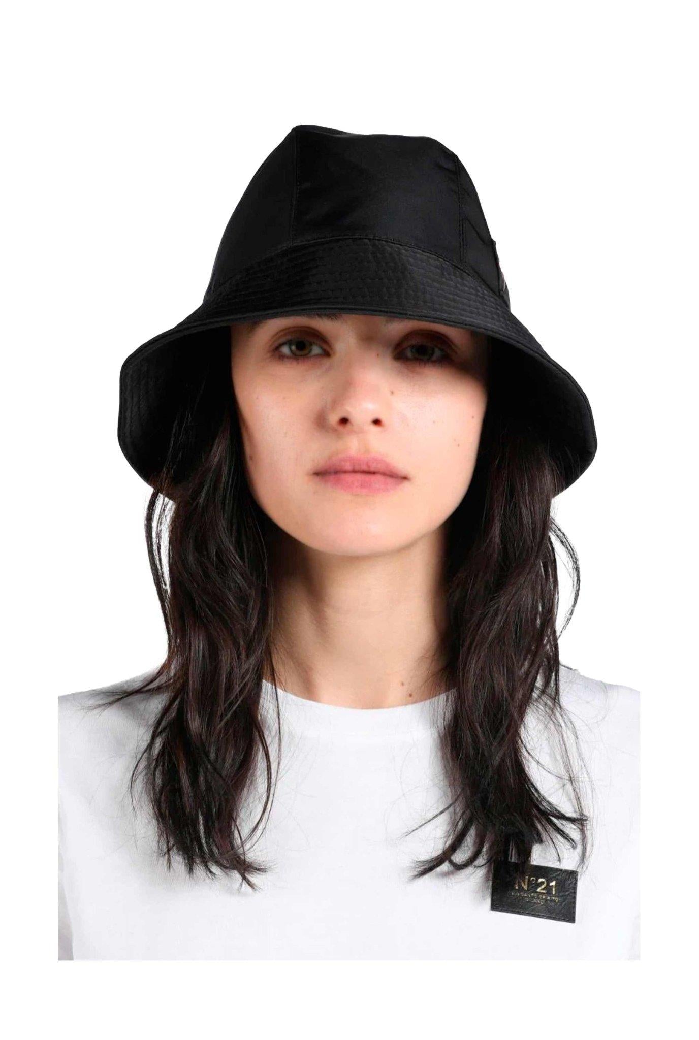 Cappello pescatore nero con logo 7111 N N° 21 
