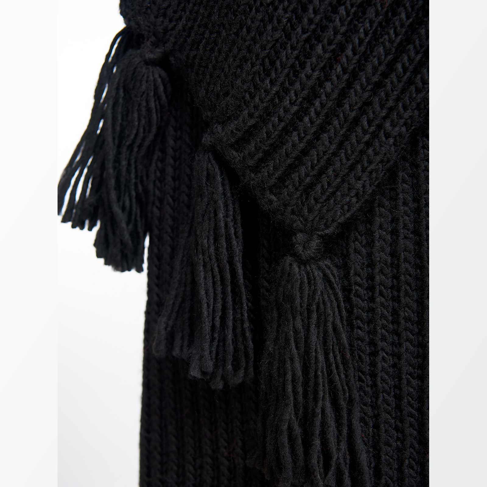Maxi sciarpa nera- Essentiel Antwerp -Giorgioquinto